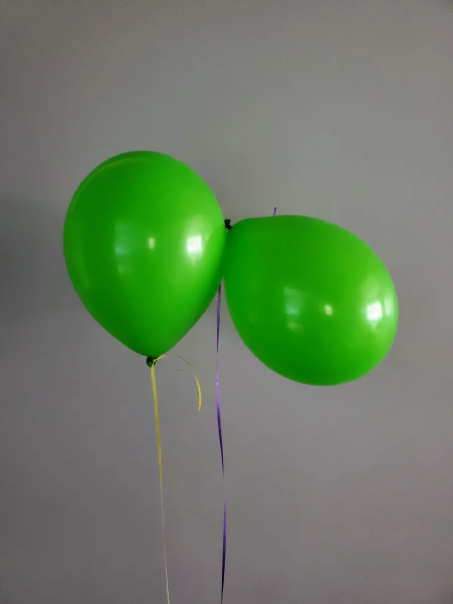 Leaning Hi Float Balloon vs Balloon With Just Helium