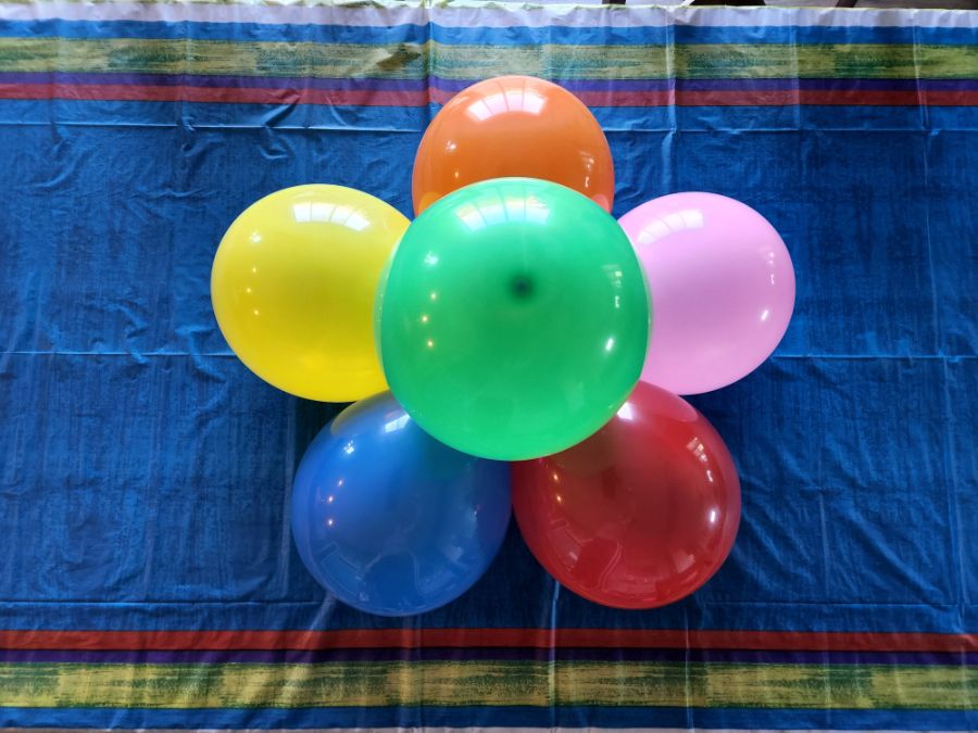 Multicolored Balloon Flower Centerpiece Made with a Balloon Clip